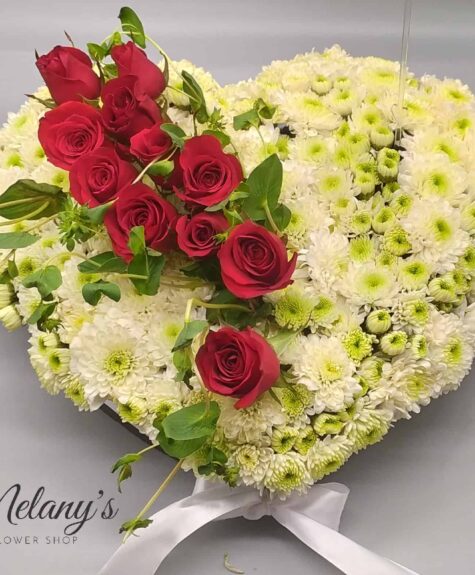 arreglo para funeral en forma de corazon - melany flower shop (3)