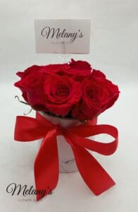 arreglo con rosas all you need is love