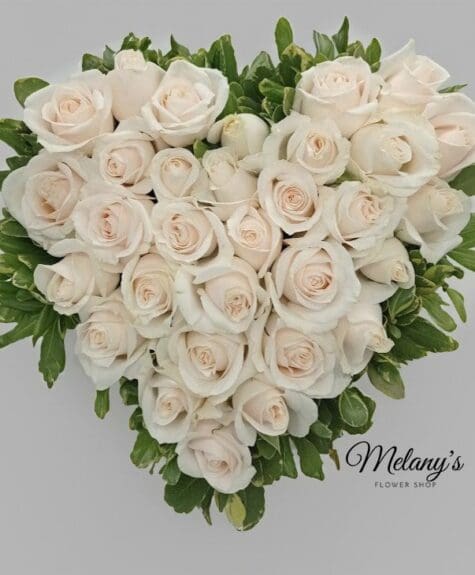 corazon blanco con rosas White heart